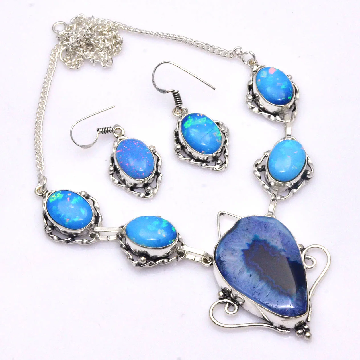 Genuine Solar Quartz + Fire Opal Necklace + Earings Silver Overlay over Copper, 46 cm , N4636
Genuine Solar Quartz + Fire Opal Necklace + Earings Silver Overlay over Copper, 46 cm , N4636