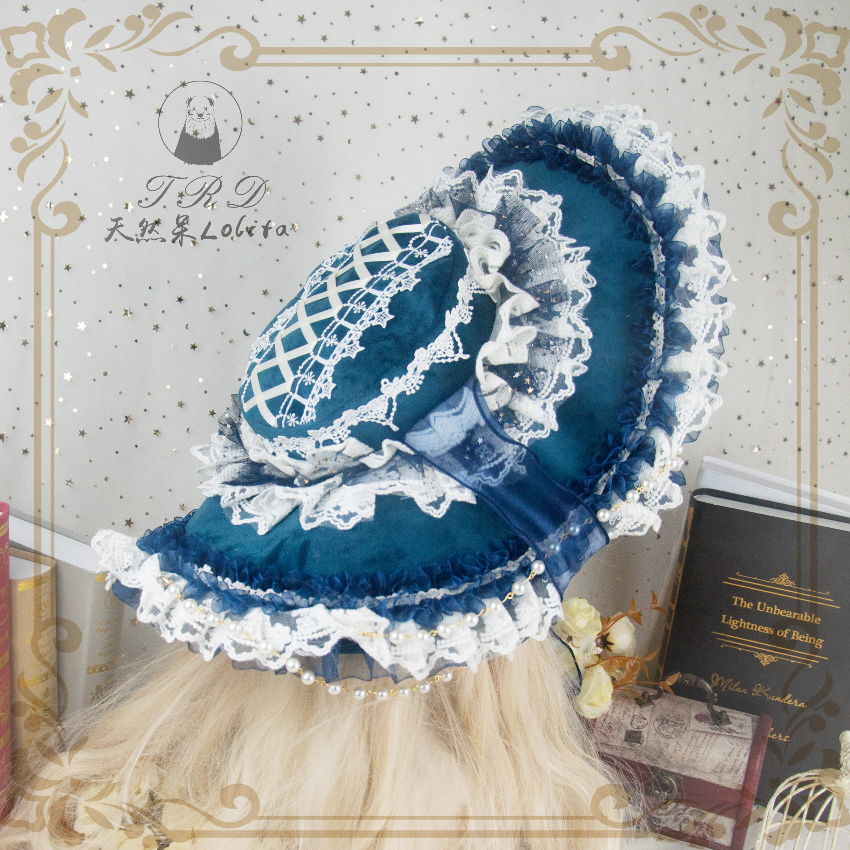 Original Design Edition Japanese Lolita Hat Cosplay Princess Sweet Lolita Vintage Gothic Lace Pearl feather Sun Hat Props
Original Design Edition Japanese Lolita Hat Cosplay Princess Sweet Lolita Vintage Gothic Lace Pearl feather Sun Hat Props