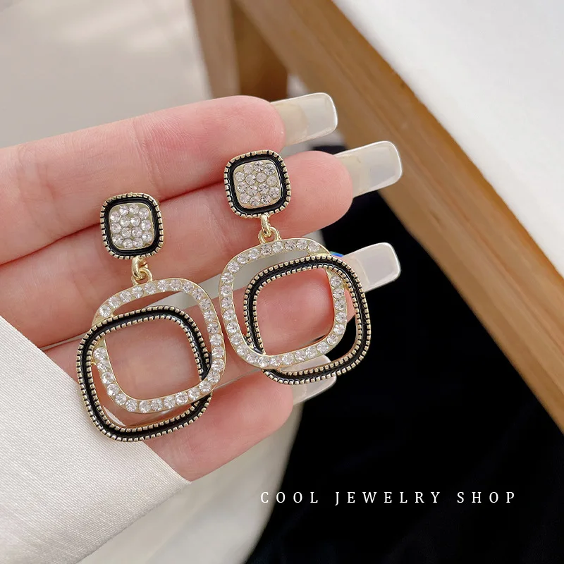 Trendy Simple Geometric Crystal Square Dangle Earrings For Women Vintage Fashion Earring Jewelry Gifts
Trendy Simple Geometric Crystal Square Dangle Earrings For Women Vintage Fashion Earring Jewelry Gifts