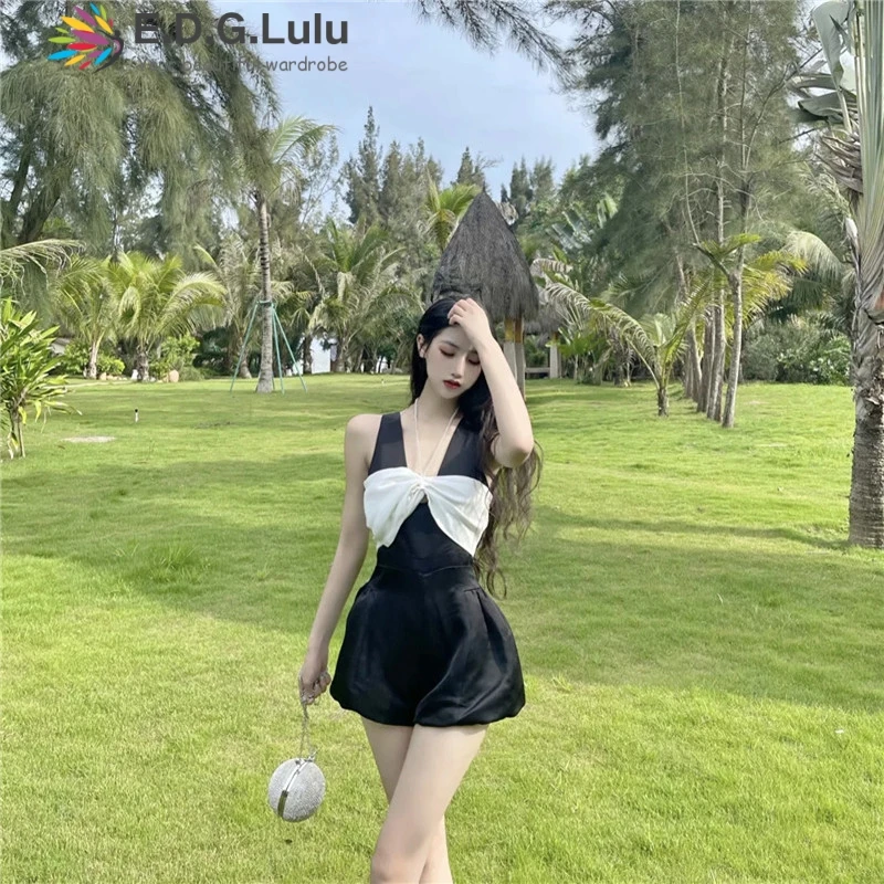 EDGLuLu Sexy V-neck White Big Bow Sleeveless Jumpsuit Romper Short Women Summer 2021 Female Party Holiday Rompers 0714
EDGLuLu Sexy V-neck White Big Bow Sleeveless Jumpsuit Romper Short Women Summer 2021 Female Party Holiday Rompers 0714
