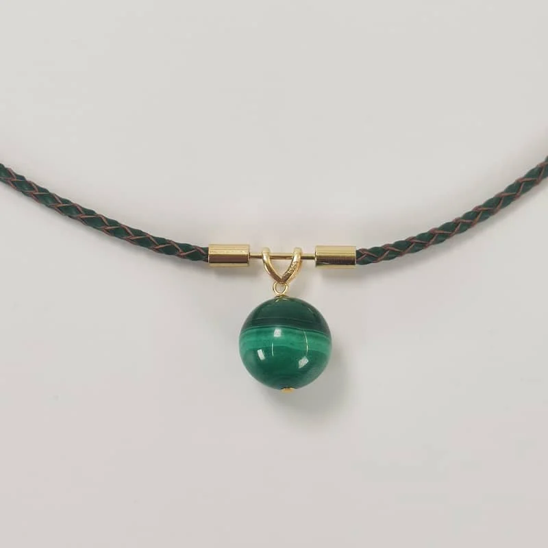 In Stock Custom Jewelry Woven Rope Material Necklace Gift Party Natural Malachite Pendant Decoration 
In Stock Custom Jewelry Woven Rope Material Necklace Gift Party Natural Malachite Pendant Decoration