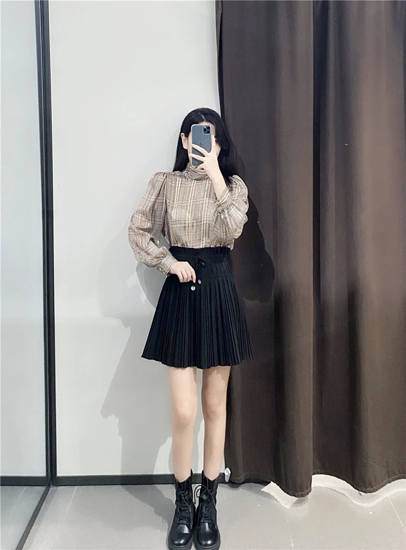 KRSB 2021 Women Fashion Black Shirred Mini Skirt Female Sexy Vintage High Waist Adjustable Drawstrings Box Pleat Detail Skirts
KRSB 2021 Women Fashion Black Shirred Mini Skirt Female Sexy Vintage High Waist Adjustable Drawstrings Box Pleat Detail Skirts