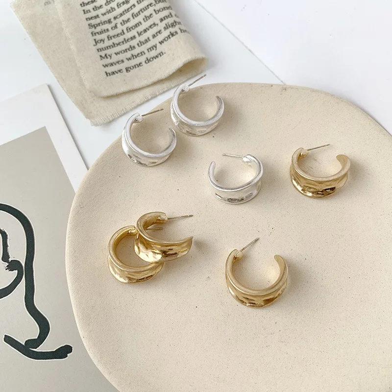 ZDMXJL Fashion Women Earring Delicate Simple Semicircle C Shape Metal Stud Earrings For Women Jewelry Girl Party free shipping
ZDMXJL Fashion Women Earring Delicate Simple Semicircle C Shape Metal Stud Earrings For Women Jewelry Girl Party free shipping