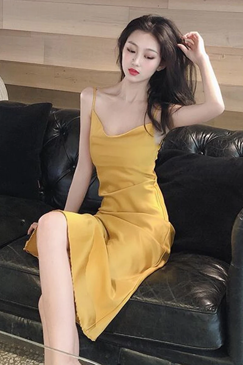 Dresses for Women Summer Dress Summer Women Hong Kong Style Retro Elegance Slim Fit Sexy Sling Dress 2021 Skirt Dresses
Dresses for Women Summer Dress Summer Women Hong Kong Style Retro Elegance Slim Fit Sexy Sling Dress 2021 Skirt Dresses