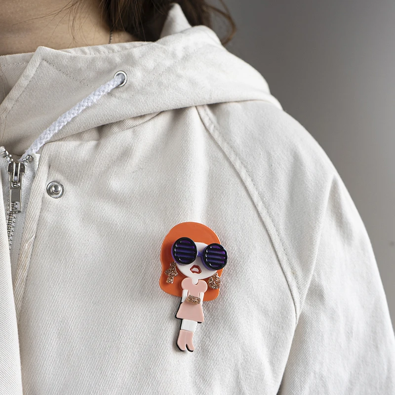 New Design Sexy Acrylic Girl Brooches For Women Blue Pink Girl With Glass Punk Pins Lapel Clothing Badges Fashion Jewelry Gifts 
New Design Sexy Acrylic Girl Brooches For Women Blue Pink Girl With Glass Punk Pins Lapel Clothing Badges Fashion Jewelry Gifts