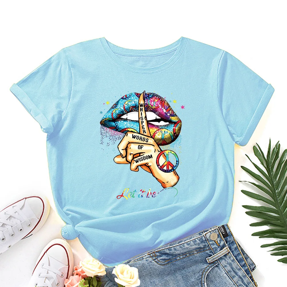 Футболка женская летняя с принтом «целующиеся губы»
Футболка женская летняя с принтом «целующиеся губы»