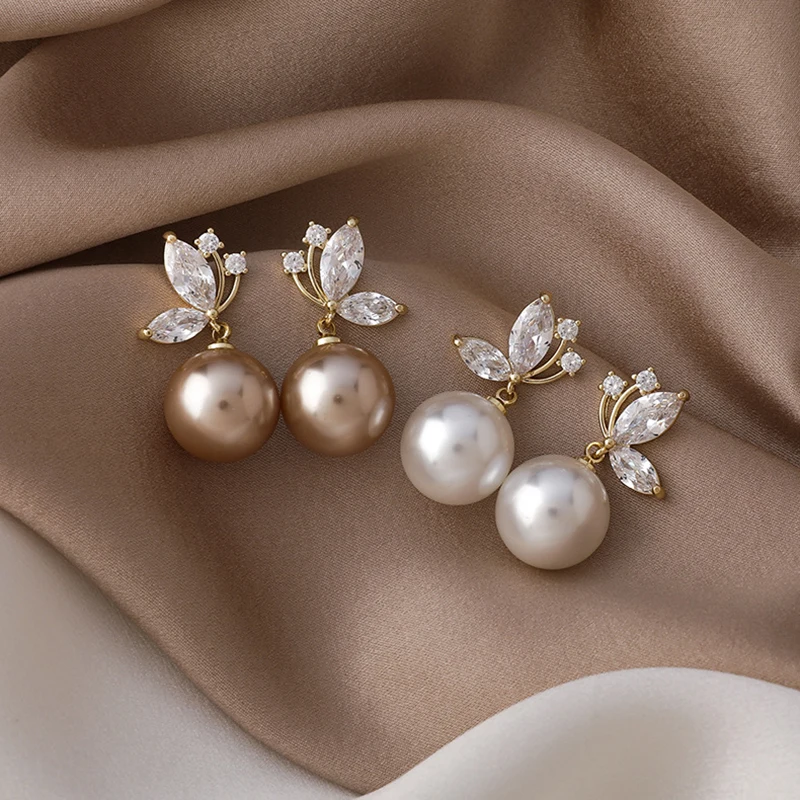 South Korea Fashion Elegant High Quality Pearl Zircon Butterfly GIRL'S Earrings Gift Party Banquet WOMEN'S Jewelry Earrings
South Korea Fashion Elegant High Quality Pearl Zircon Butterfly GIRL'S Earrings Gift Party Banquet WOMEN'S Jewelry Earrings