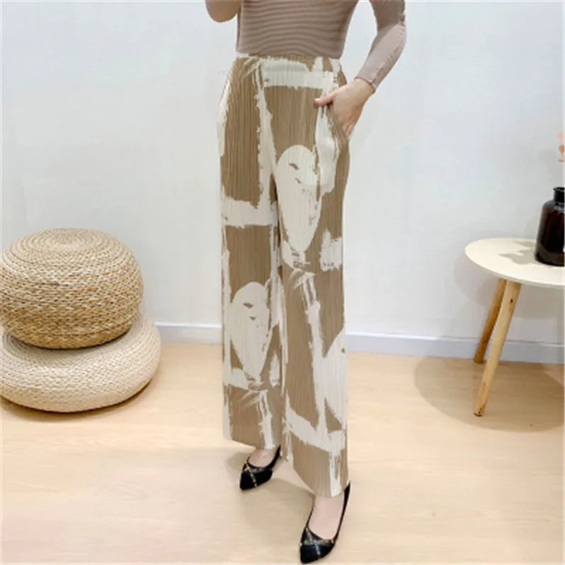Miyake pleated women's spring and summer straight slim print fashion high waist loose slim wide leg trousers casual pants women
Miyake pleated women's spring and summer straight slim print fashion high waist loose slim wide leg trousers casual pants women