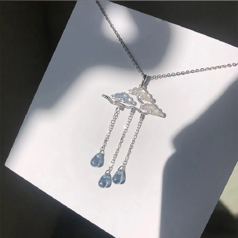 Light Blue Zircon Cloud Raindrop Pendant Tassel Design Temperament Female Clavicle Chain Retro Style Light Luxury Necklace Women
Light Blue Zircon Cloud Raindrop Pendant Tassel Design Temperament Female Clavicle Chain Retro Style Light Luxury Necklace Women