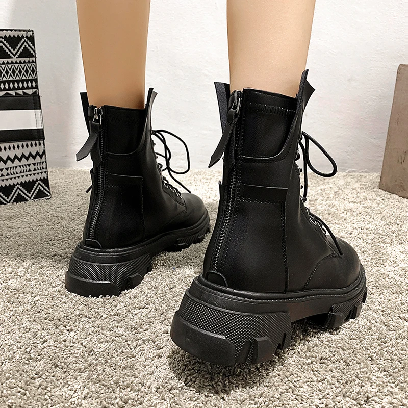 Boots Boots 2020 Women British Style Chunky Heel Lace-up Ins Round Toe Black Platform Cool Thick Sole Motocyle Boots Female
Boots Boots 2020 Women British Style Chunky Heel Lace-up Ins Round Toe Black Platform Cool Thick Sole Motocyle Boots Female