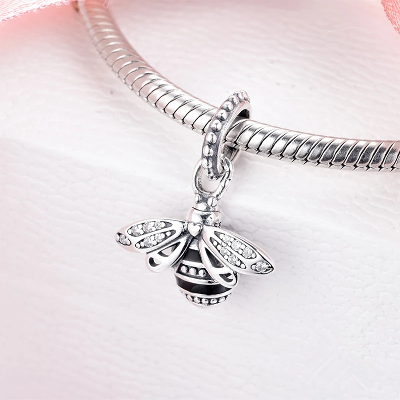 Charms Silver 925 Original Sparkling Queen Bee Pendant Fits European Fashion Bracelets Woman DIY Beads For Jewelry Making
Charms Silver 925 Original Sparkling Queen Bee Pendant Fits European Fashion Bracelets Woman DIY Beads For Jewelry Making