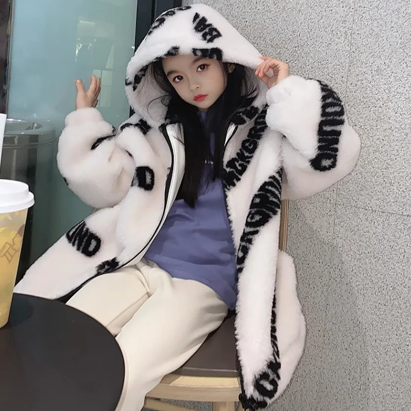 High-End Mother Daughter Sheep Shearling Coat 2022 Winter Hooded Thicker Warm Fur Coat Parent-child outfit Real Wool Jacket A659
High-End Mother Daughter Sheep Shearling Coat 2022 Winter Hooded Thicker Warm Fur Coat Parent-child outfit Real Wool Jacket A659