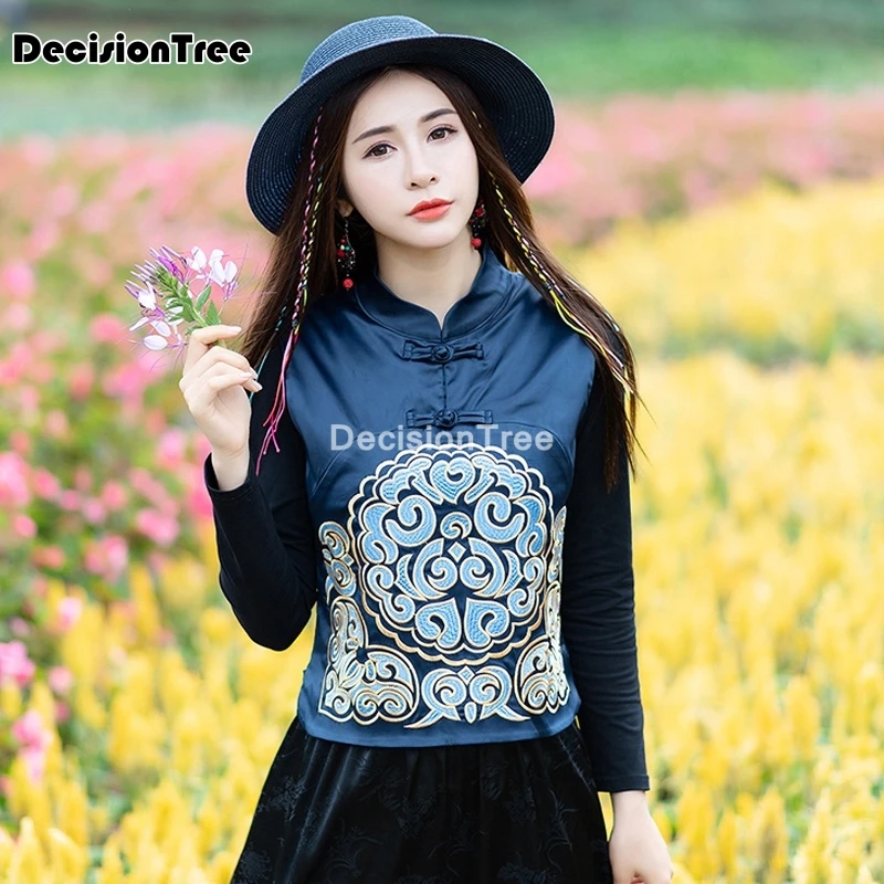 2022 national wind chinese tops women camis silk satin traditional embroidery vest women sleeveless coat oriental hanfu vest
2022 national wind chinese tops women camis silk satin traditional embroidery vest women sleeveless coat oriental hanfu vest