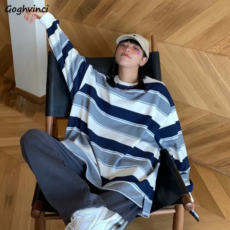Sweatshirts Women Harajuku Vintage Panelled O-neck Side-slit College Striped Retro No Hat Hoodies Female Loose Casual Streetwear
Sweatshirts Women Harajuku Vintage Panelled O-neck Side-slit College Striped Retro No Hat Hoodies Female Loose Casual Streetwear