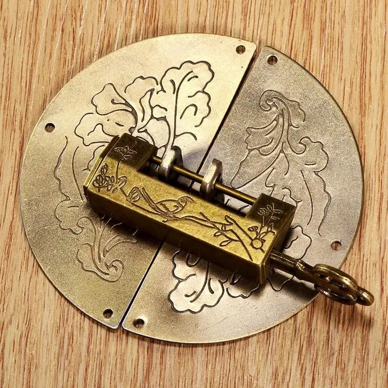 Bronze Zinc Alloy Vintage Style Password Padlock Lock Lock Old Box Retro Buckle Mini Opening Case Horizontal Cabinet P7K7 
Bronze Zinc Alloy Vintage Style Password Padlock Lock Lock Old Box Retro Buckle Mini Opening Case Horizontal Cabinet P7K7