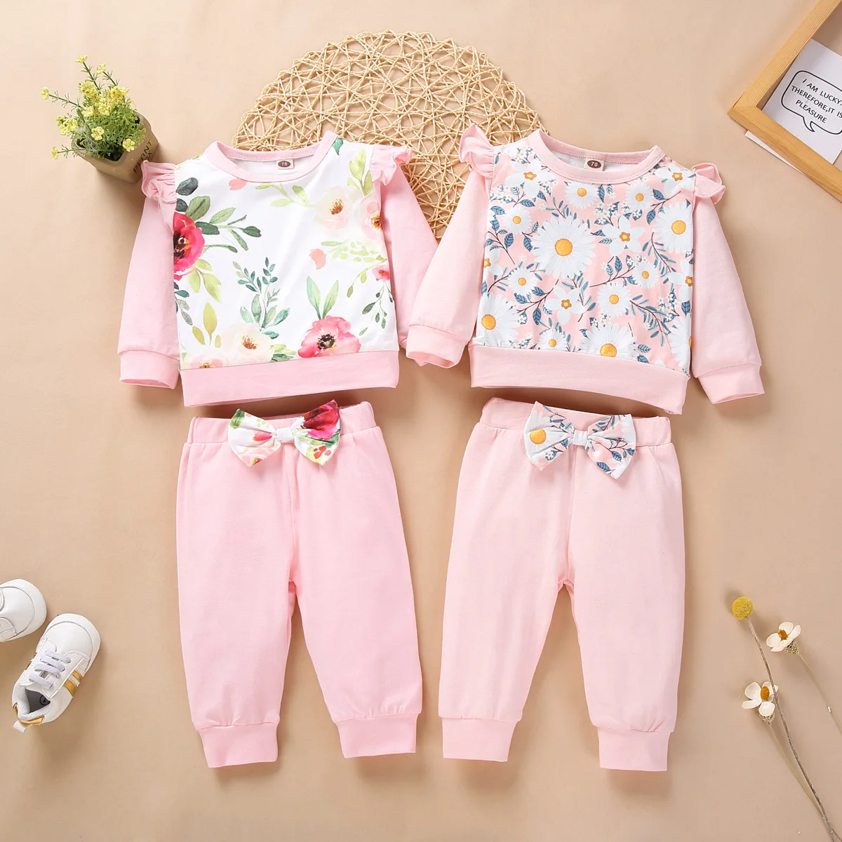 3-24M Spring Autumn Little girl Fall clothes Long Sleeve Floral Printed Bodysuit Daisy Print Pants Bow Sets
3-24M Spring Autumn Little girl Fall clothes Long Sleeve Floral Printed Bodysuit Daisy Print Pants Bow Sets