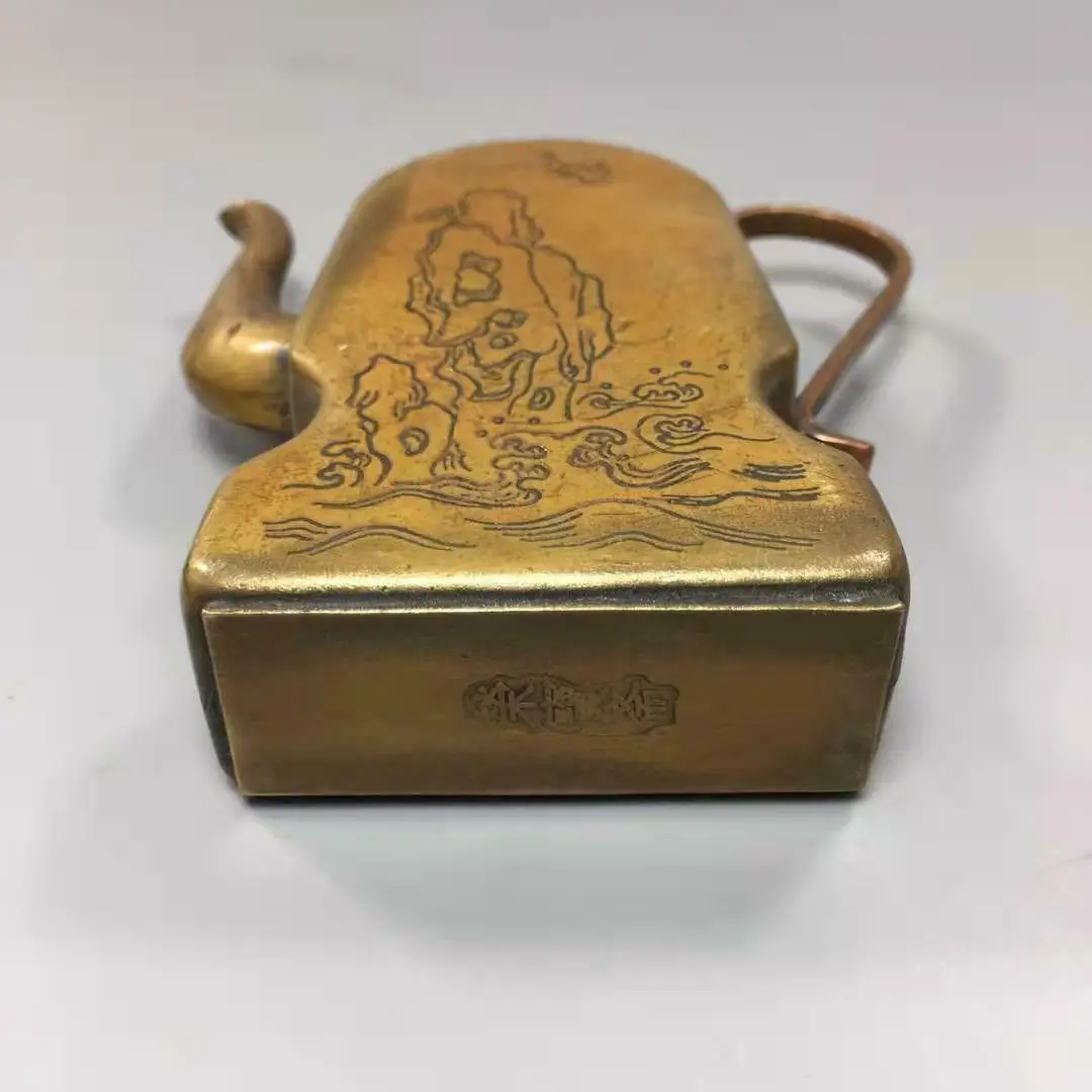Chinese Style Painting Pure Copper Teapot Dropping Water Pot Calligraphy Articles Fengshui Decoration
Chinese Style Painting Pure Copper Teapot Dropping Water Pot Calligraphy Articles Fengshui Decoration