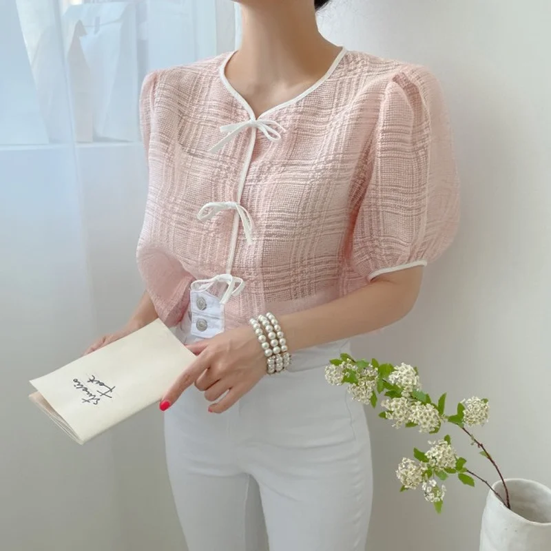 Korejpaa Women Shirt 2021 Summer Korean Fashion Chic Gentle Sweet Trim Tie with Bow Plaid Micro-bubble Sleeve Blouse Top Female 
Korejpaa Women Shirt 2021 Summer Korean Fashion Chic Gentle Sweet Trim Tie with Bow Plaid Micro-bubble Sleeve Blouse Top Female