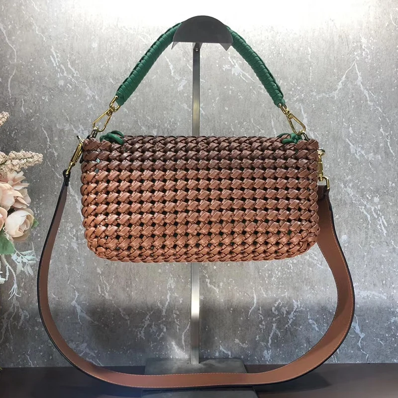 Retro contrast color woven hollow high-capacity leather handbag ladies new fashion messenger bag all-match shoulder bag
Retro contrast color woven hollow high-capacity leather handbag ladies new fashion messenger bag all-match shoulder bag