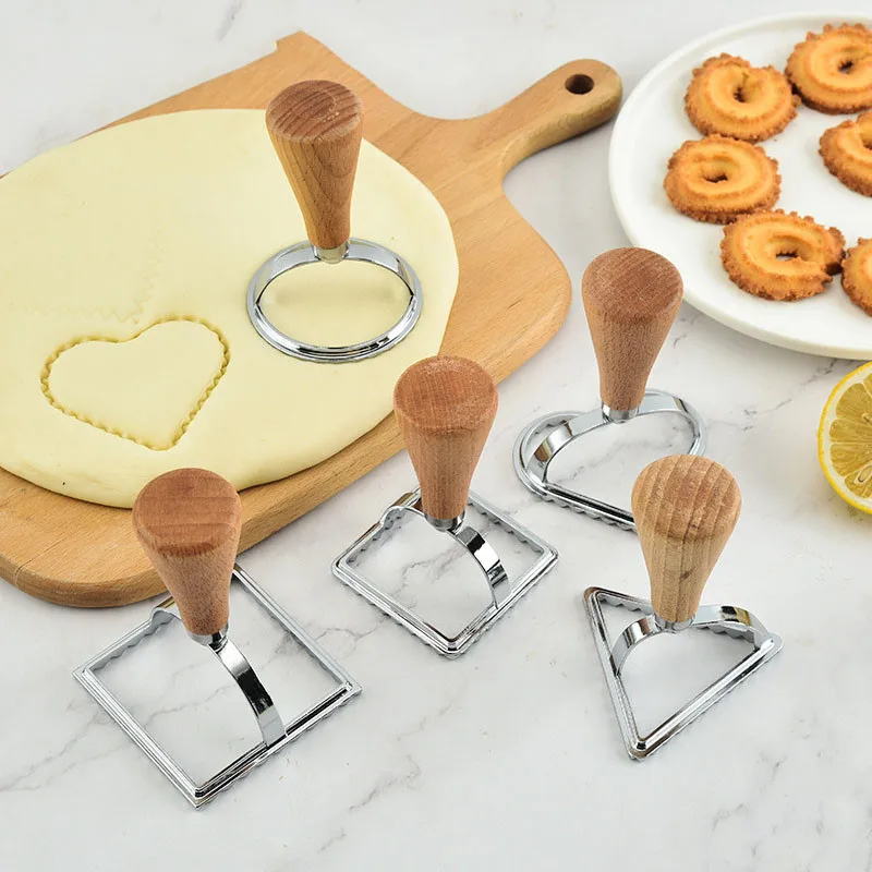 Stainless steel biscuit mold, dessert cake, dumpling crust, cake mold, cake cutter, kitchen baking tools
Stainless steel biscuit mold, dessert cake, dumpling crust, cake mold, cake cutter, kitchen baking tools