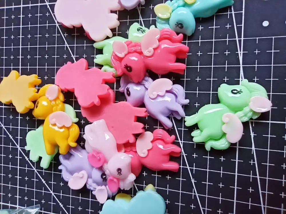1pcs/lot Resin flat back Fart anger horse 30mm Ornaments Micro landscape Ornaments Creative Home Gardening Decorations
1pcs/lot Resin flat back Fart anger horse 30mm Ornaments Micro landscape Ornaments Creative Home Gardening Decorations