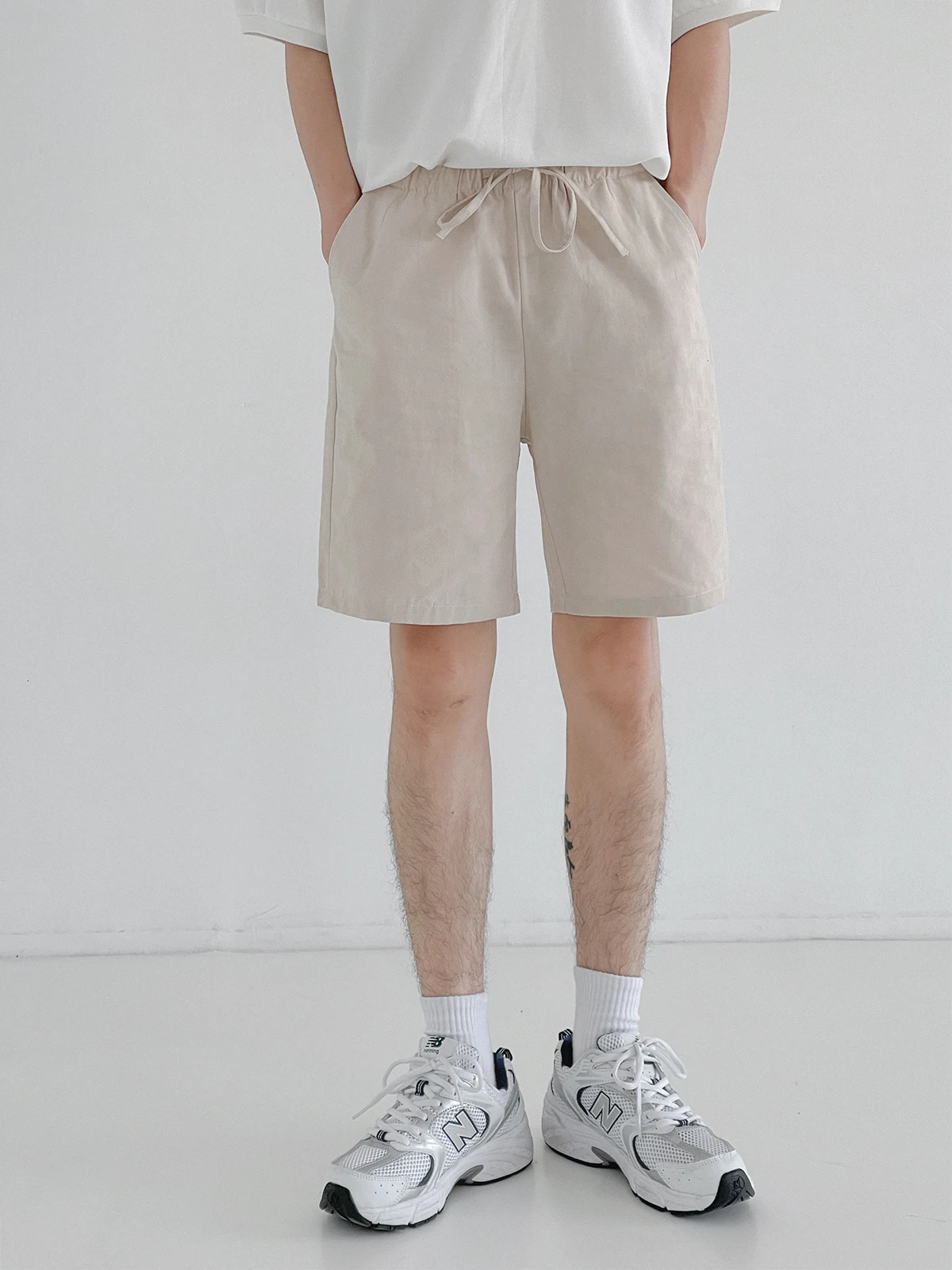 Drawstring shorts men's summer casual five-point pants thin section all-match solid color loose pants Hong Kong style trend
Drawstring shorts men's summer casual five-point pants thin section all-match solid color loose pants Hong Kong style trend