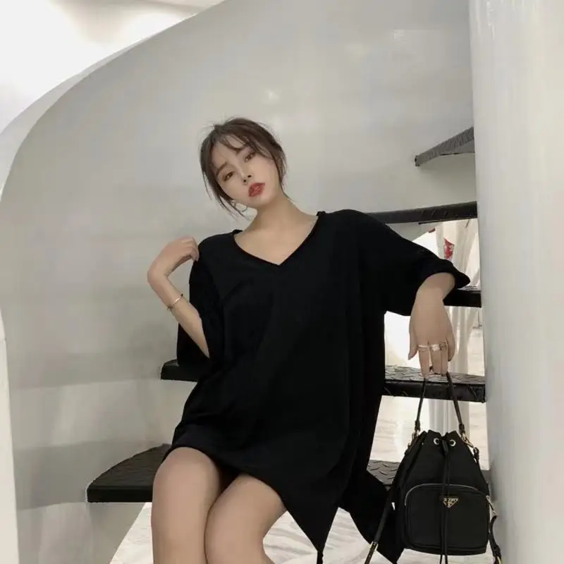 150 kg fat girl can wear the new large size loose belly cover top v-neck split mid-length solid color short-sleeved t-shirt f
150 kg fat girl can wear the new large size loose belly cover top v-neck split mid-length solid color short-sleeved t-shirt f