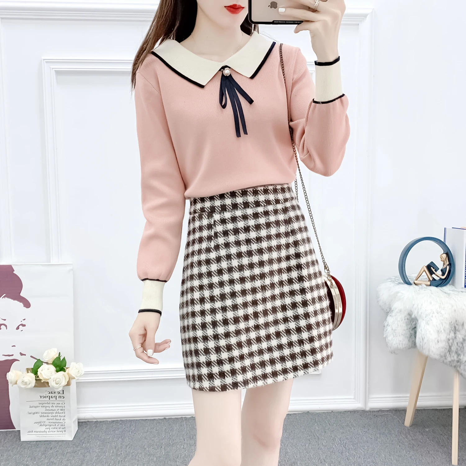 Women 2022 Autumn Winter New 2 Piece Suits Female Long Sleeve Bow Knitted Sweater Tops Ladies Woolen Mini Skirts Sets A282
Women 2022 Autumn Winter New 2 Piece Suits Female Long Sleeve Bow Knitted Sweater Tops Ladies Woolen Mini Skirts Sets A282