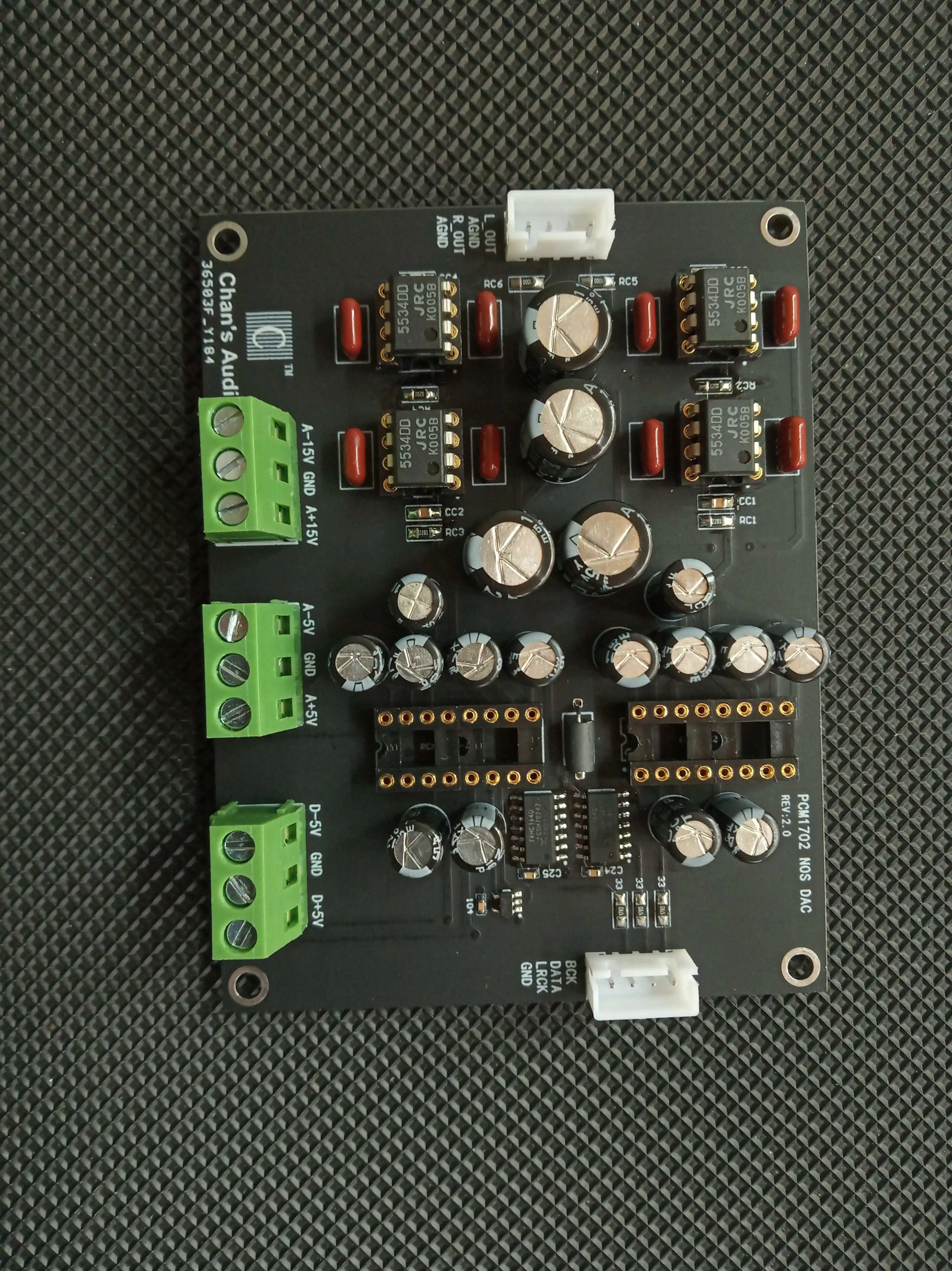 Pcm1702 NOS DAC поддерживает USB-интерфейс, вход модуля IIS совместим с Bluetooth, поддерживает формат 16-24 бит
Pcm1702 NOS DAC поддерживает USB-интерфейс, вход модуля IIS совместим с Bluetooth, поддерживает формат 16-24 бит