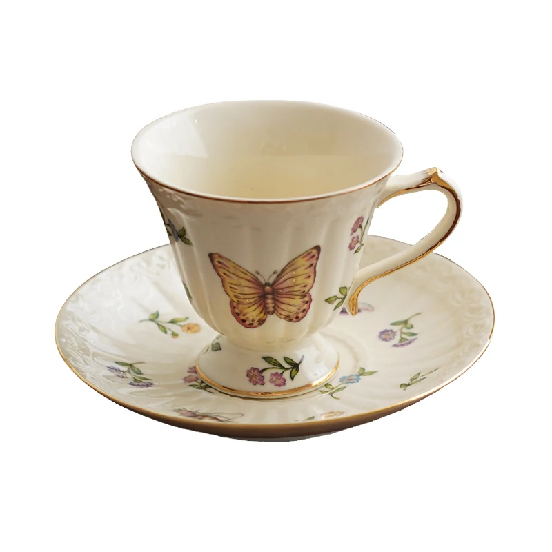 Luxury coffee cup creative porcelain British cup handle red reusable tea cup filizanka do kawy household beverage
Luxury coffee cup creative porcelain British cup handle red reusable tea cup filizanka do kawy household beverage