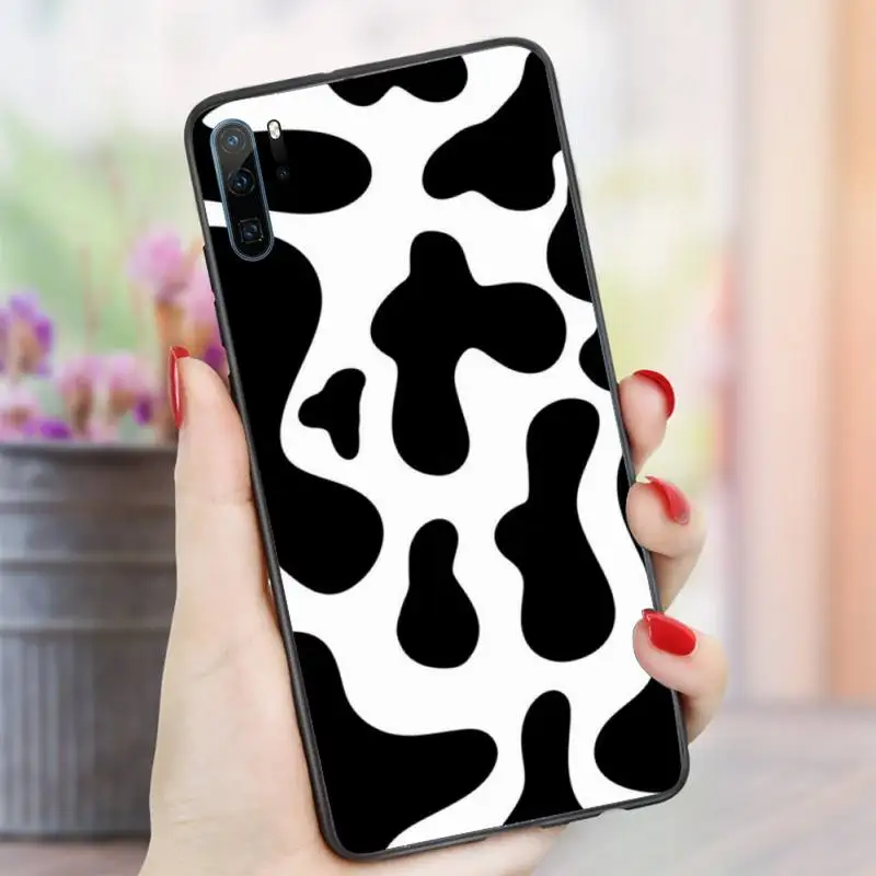 White Black Cow Black white grid Phone Case For Huawei honor Mate P 10 20 30 40 i 9 8 pro x Lite smart 2019 nova 5t
White Black Cow Black white grid Phone Case For Huawei honor Mate P 10 20 30 40 i 9 8 pro x Lite smart 2019 nova 5t
