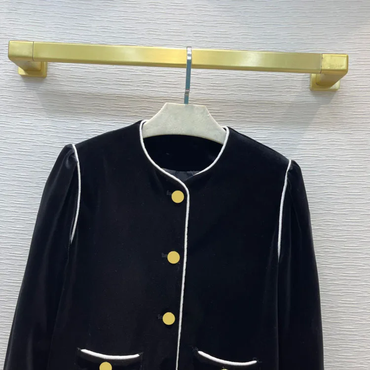 Женское бархатное пальто с круглым вырезом, длинным рукавом и 3d-вырезом 
Женское бархатное пальто с круглым вырезом, длинным рукавом и 3d-вырезом