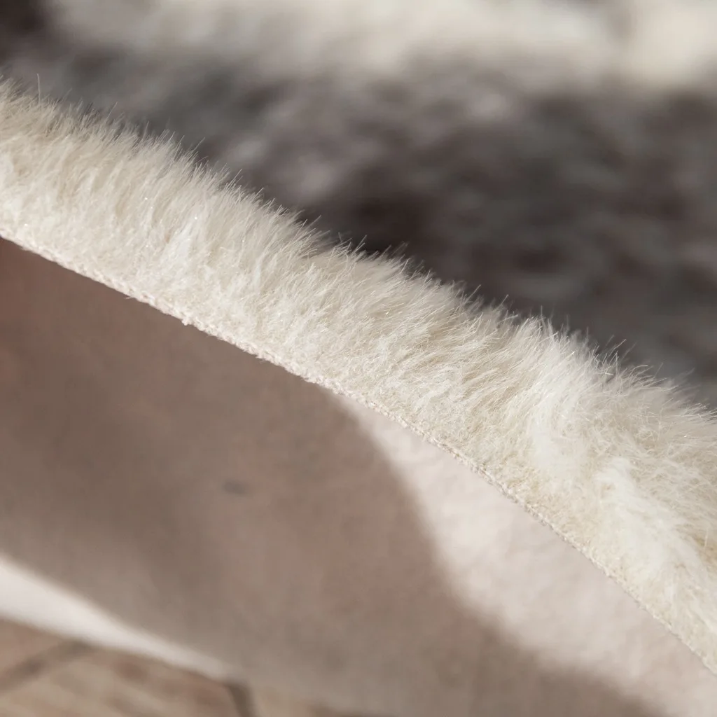 New Imitation Badger Carpet Cute Animal Pattern Skin Area Floor Rug Adult Bedroom Decorative Rug Modern Artificial Soft Mats
New Imitation Badger Carpet Cute Animal Pattern Skin Area Floor Rug Adult Bedroom Decorative Rug Modern Artificial Soft Mats