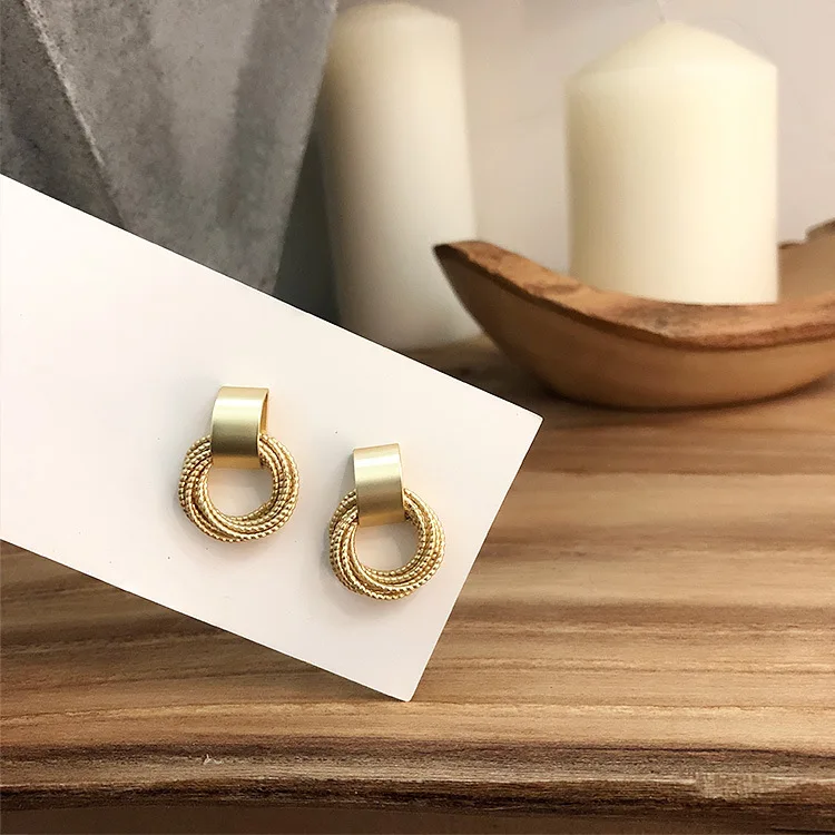Woman Glossy Round Earrings Irregular Multilayer Circle Pendant Geometric Earrings for Women Wedding Gift Jewelry
Woman Glossy Round Earrings Irregular Multilayer Circle Pendant Geometric Earrings for Women Wedding Gift Jewelry