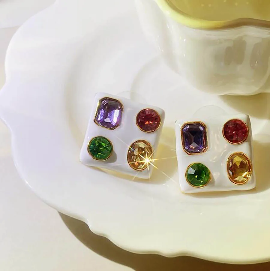 retro white square oil drop diamond earrings medieval design gorgeous women shiny zircon classic stud earring
retro white square oil drop diamond earrings medieval design gorgeous women shiny zircon classic stud earring