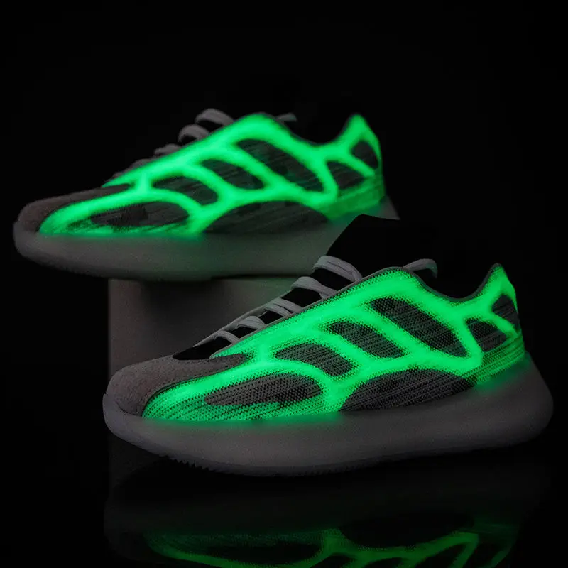 New Men Running Shoes Fashion Reflective Uppers Couple Shoes Comfortable Versatile Sneakers
New Men Running Shoes Fashion Reflective Uppers Couple Shoes Comfortable Versatile Sneakers