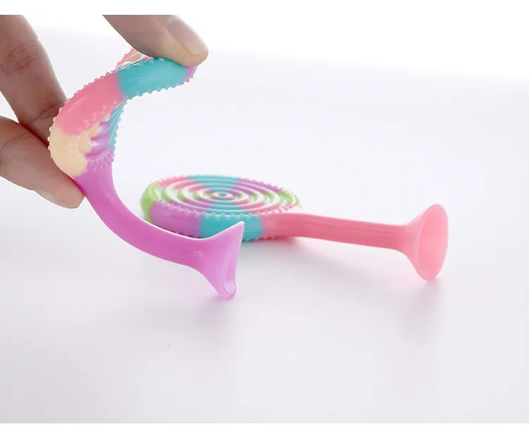 Прорезыватель для зубов детский из пищевого силикона радужного цвета без