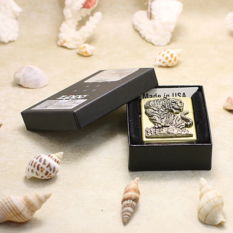 Genuine Zippo oil lighter copper windproof Bronze Golden Tiger cigarette Kerosene lighters Gift With anti-counterfeiting code
Genuine Zippo oil lighter copper windproof Bronze Golden Tiger cigarette Kerosene lighters Gift With anti-counterfeiting code