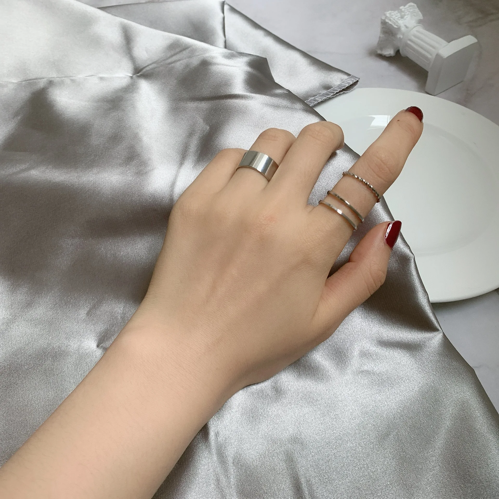 2021 New Premium Three Piece Alloy Metal Rings For Woman Gothic Girl's Fashion Jewelry Wedding Party Unusual Ring Jewelry Gift
2021 New Premium Three Piece Alloy Metal Rings For Woman Gothic Girl's Fashion Jewelry Wedding Party Unusual Ring Jewelry Gift