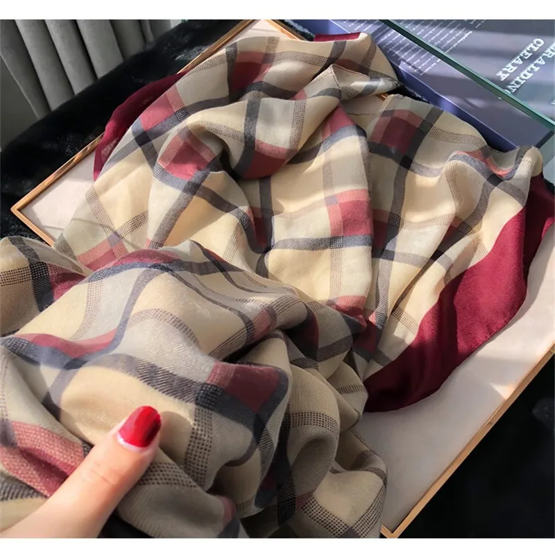 Шарф женский Шелковый, Пляжная шаль с модным принтом, модный головной убор в клетку, лето 2020 
Шарф женский Шелковый, Пляжная шаль с модным принтом, модный головной убор в клетку, лето 2020