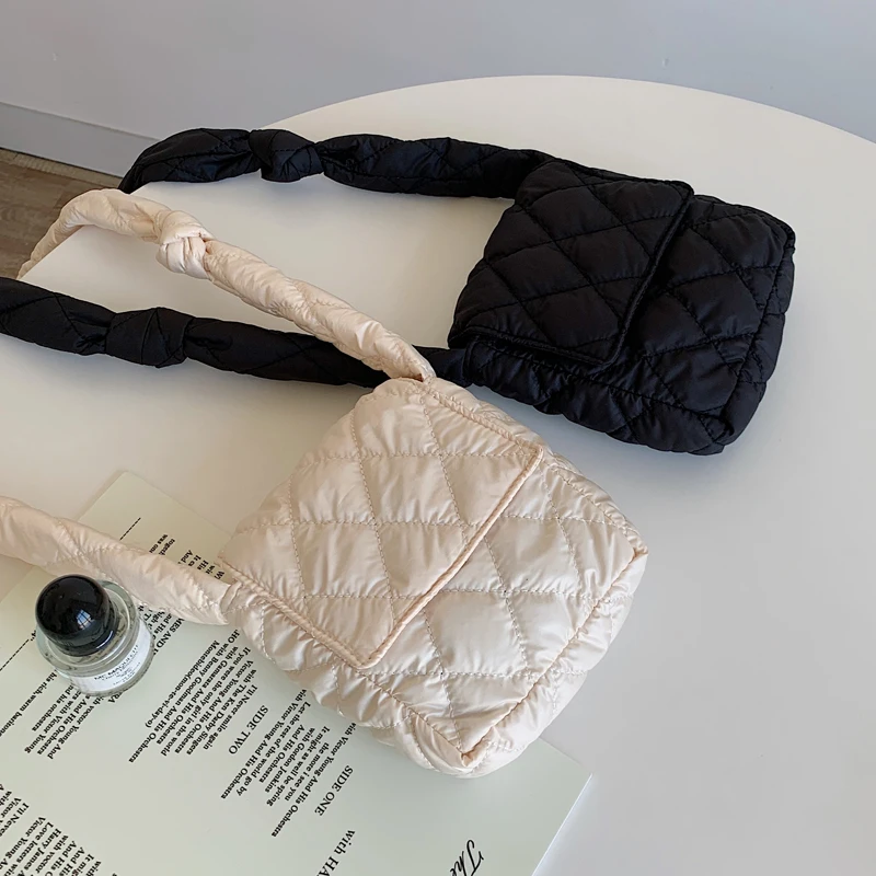 2022 New Quilting Nylon Padded Women's Bag Ling Plaid Women's Shoulder Bag Mini Crossbody Bag For Women Phone Bag
2022 New Quilting Nylon Padded Women's Bag Ling Plaid Women's Shoulder Bag Mini Crossbody Bag For Women Phone Bag