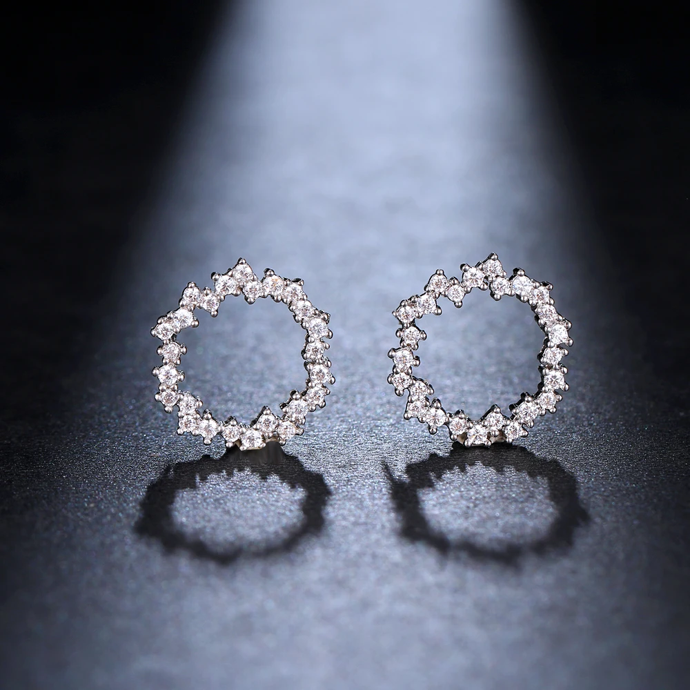 Round Cubic Zirconia Stud Earrings With Cubic Zircon For Women Fashion Delicate Wedding Party Gift Jewelry 
Round Cubic Zirconia Stud Earrings With Cubic Zircon For Women Fashion Delicate Wedding Party Gift Jewelry