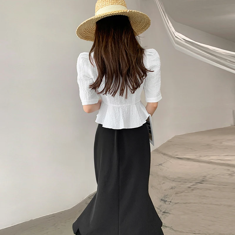 TWOTWINSTYLE Colorblock Two Piece Sets For Female Lapel Collar Puff Sleeve Shirt With High Waist Fishtail Skirt Women's Set 2021
TWOTWINSTYLE Colorblock Two Piece Sets For Female Lapel Collar Puff Sleeve Shirt With High Waist Fishtail Skirt Women's Set 2021