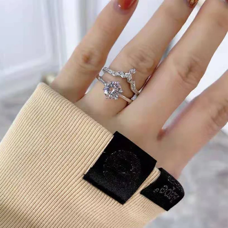 Fashion S925 Silver New White Gold High-End Diamond Ring Full Of Zircon Crown Couple Ring Jewelry Female Romantic Gift 
Fashion S925 Silver New White Gold High-End Diamond Ring Full Of Zircon Crown Couple Ring Jewelry Female Romantic Gift