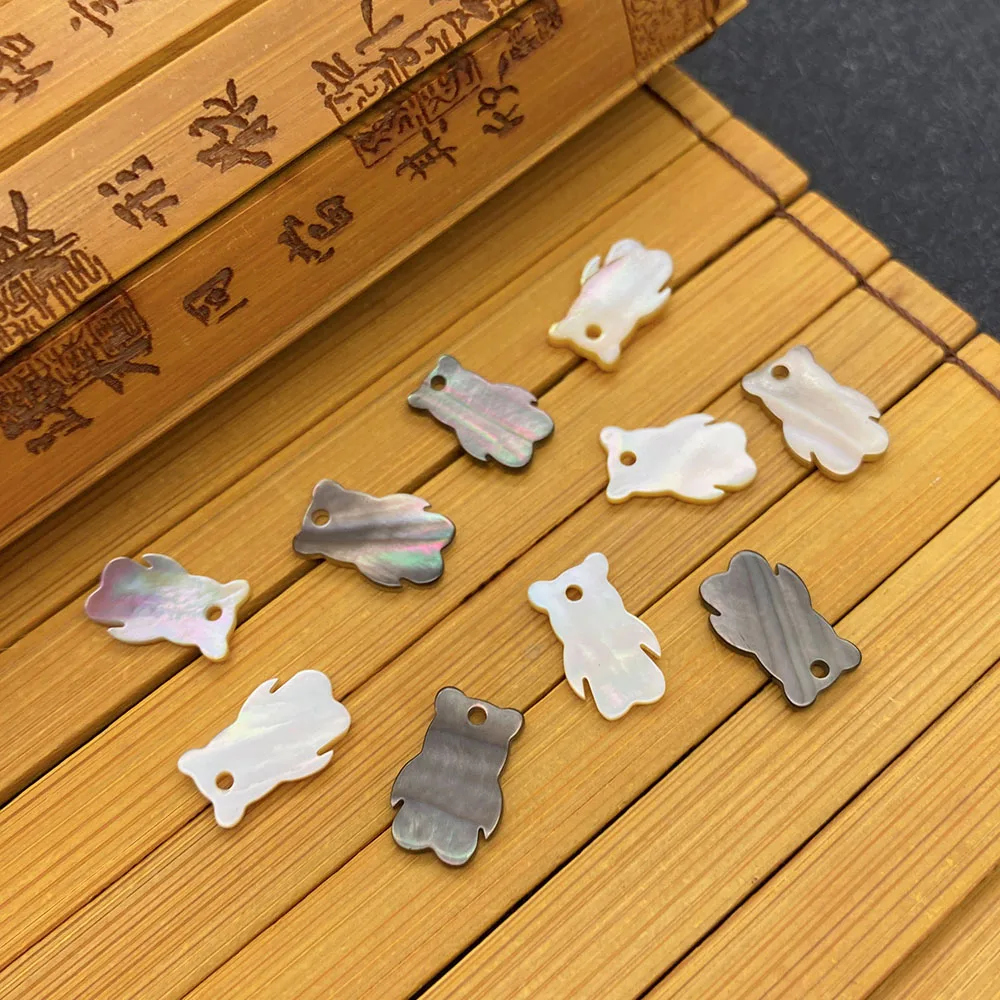 2 Pieces of Natural Sea Shell Bear Shaped Pendants Can Be Hand-made Exquisite Jewelry Gift Accessories Decoration Wholesale
2 Pieces of Natural Sea Shell Bear Shaped Pendants Can Be Hand-made Exquisite Jewelry Gift Accessories Decoration Wholesale