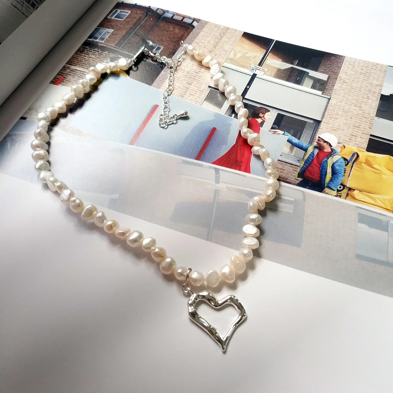 Korean Style S925 Sterling Silver Necklace Ins Cool Natural Freshwater Pearl Hollow Love Necklace Female Clavicle Chain
Korean Style S925 Sterling Silver Necklace Ins Cool Natural Freshwater Pearl Hollow Love Necklace Female Clavicle Chain