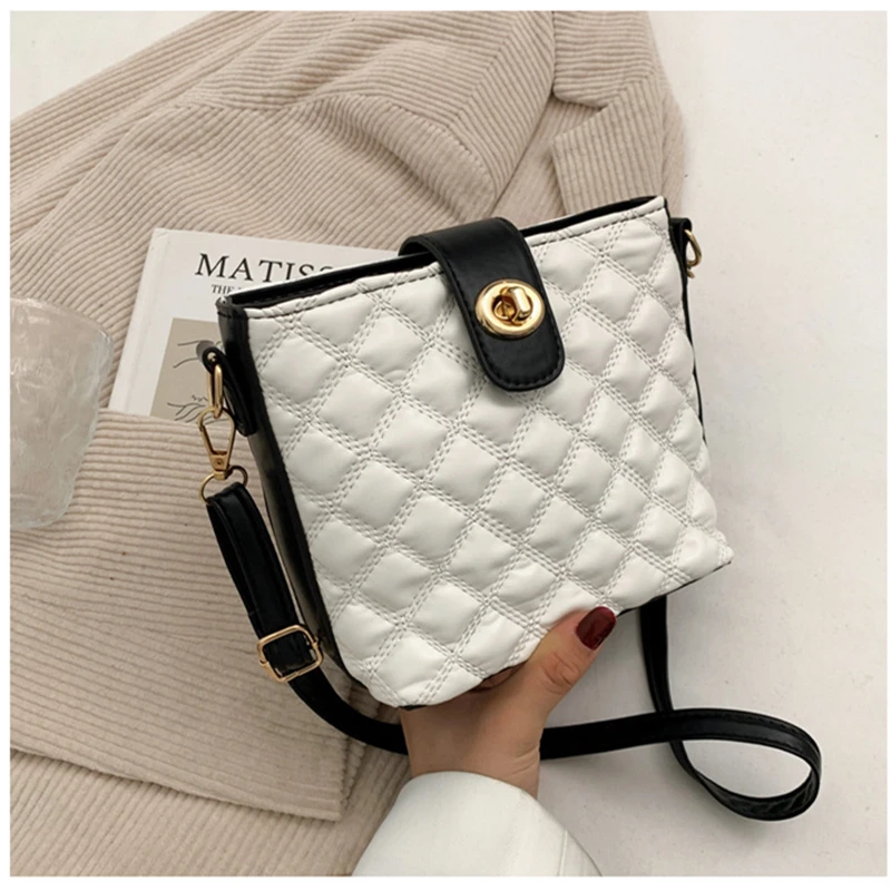 Ladies Fashion Trend Lock Bucket Bucket Shoulder Small Square Bag Retro All-match Chain Shopping Travel Messenger Bag Purses
Ladies Fashion Trend Lock Bucket Bucket Shoulder Small Square Bag Retro All-match Chain Shopping Travel Messenger Bag Purses