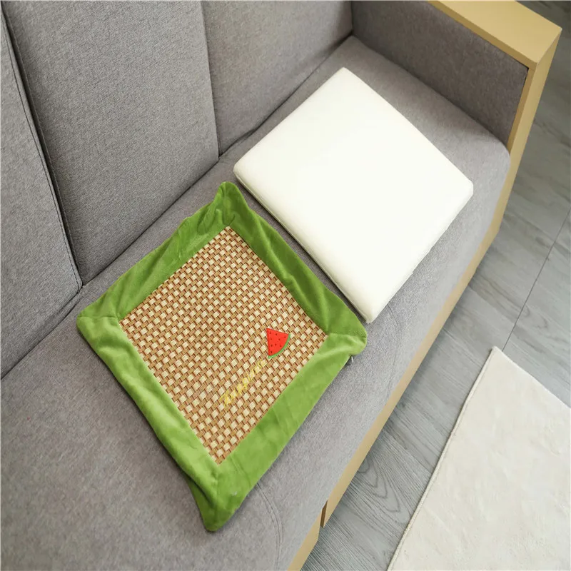 40*40cm Pleasantly cool Memory cotton Cushion Office cushion car supplies Toys filled with memory cotton Summer available 
40*40cm Pleasantly cool Memory cotton Cushion Office cushion car supplies Toys filled with memory cotton Summer available