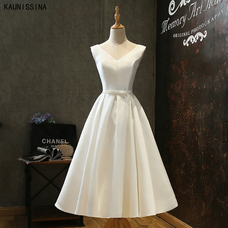 KAUNISSINA Short A-Line Bridal Dress Sleeveless V-Neck Cheap Simple Wedding Gowns Custom Made Women Beach Boho Bride Dresses
KAUNISSINA Short A-Line Bridal Dress Sleeveless V-Neck Cheap Simple Wedding Gowns Custom Made Women Beach Boho Bride Dresses