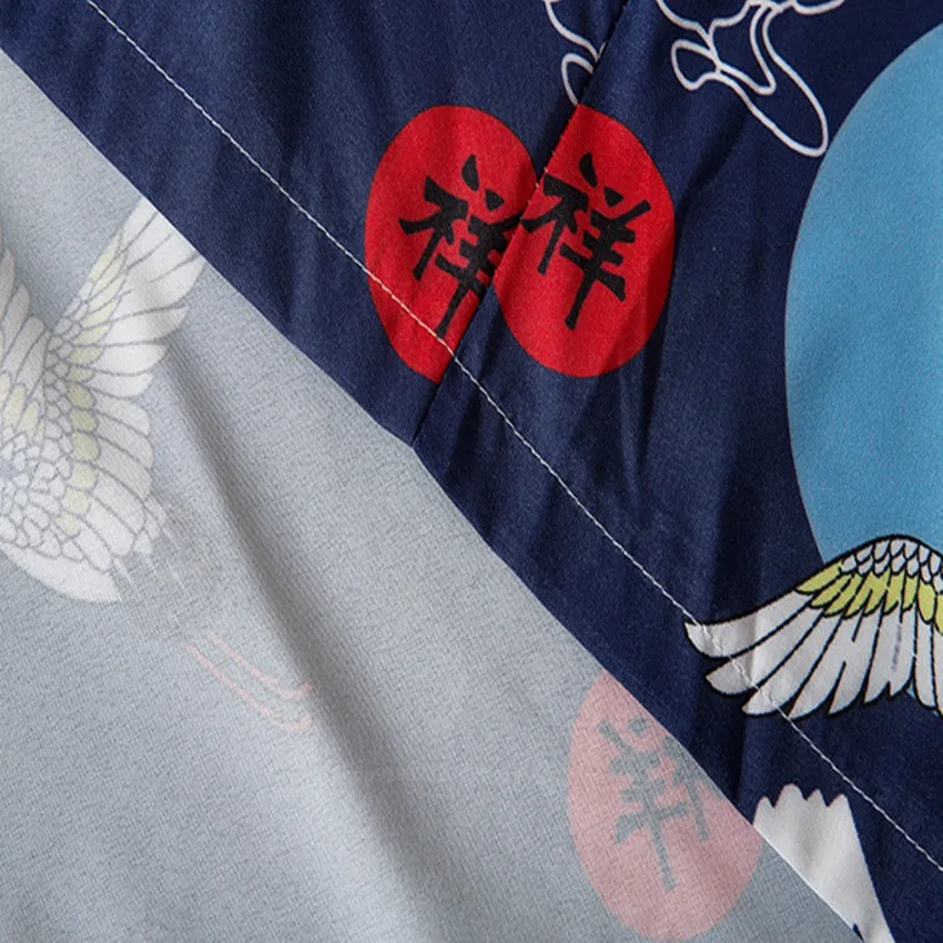 Japanese Kimono Yukata Loose Cardigan Fashion Blouse Man Women Harajuku Short Sleeve Coat Haori Traditional Crane Print Robe
Japanese Kimono Yukata Loose Cardigan Fashion Blouse Man Women Harajuku Short Sleeve Coat Haori Traditional Crane Print Robe